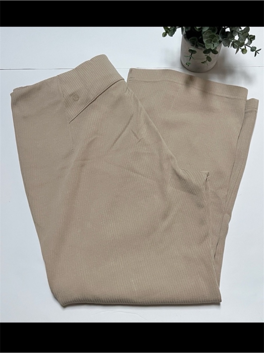 Lululemon Ribbed Softstreme Zip Leg High Rise Cropped Pants 25” Trench Size 14